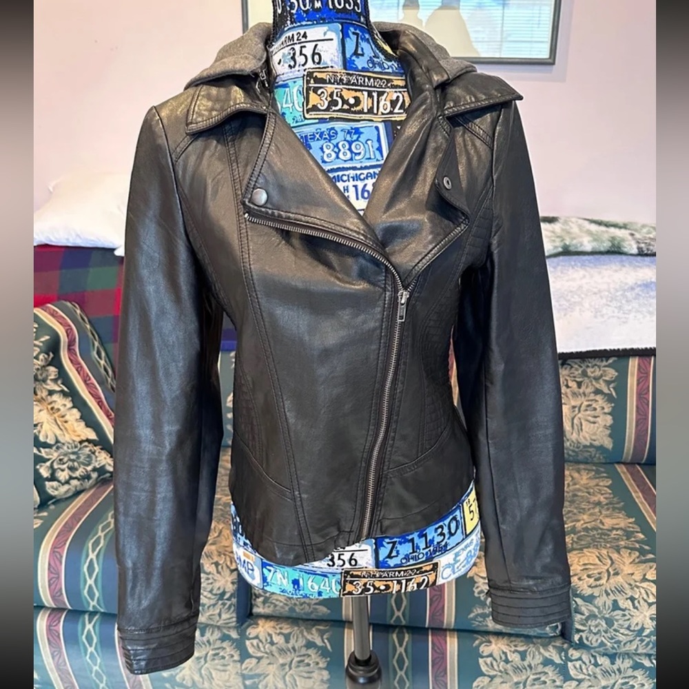 Junior Rock & Republic Faux Leather Jacket hoodie SZ Small